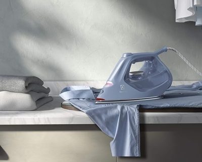 ELECTROLUX E7SI1-8DB pegla Iron Denim Blue