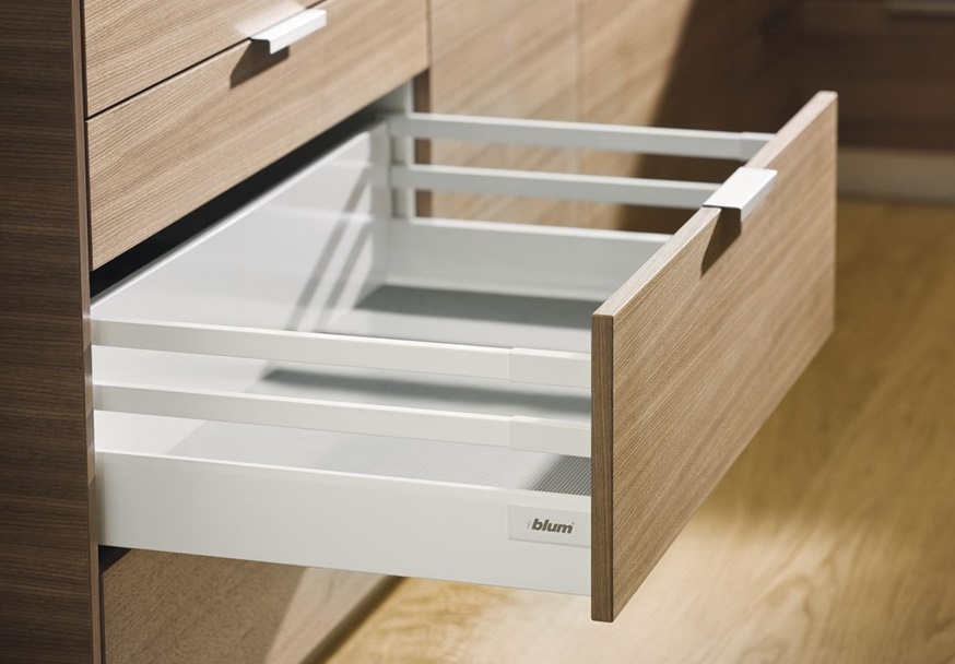 blum-antaro-fleksibilni-drzac-relinga-ogradice-beli--