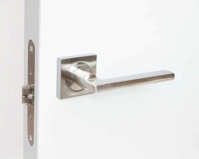 Kvaka za vrata sa rozetom PERTH