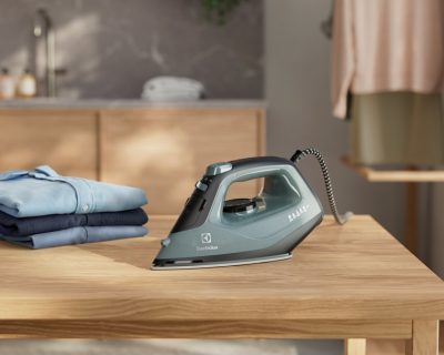 ELECTROLUX E5SI2-6OG pegla Iron Ocean Green
