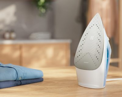 ELECTROLUX E5SI2-4CB pegla Iron Cerulean