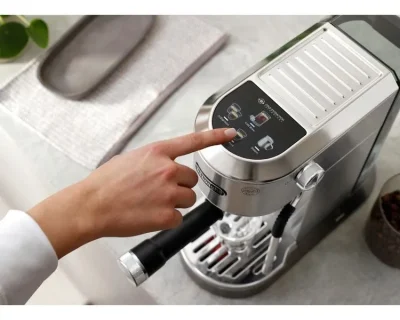 DeLonghi EC890.M aparat za espresso kafu
