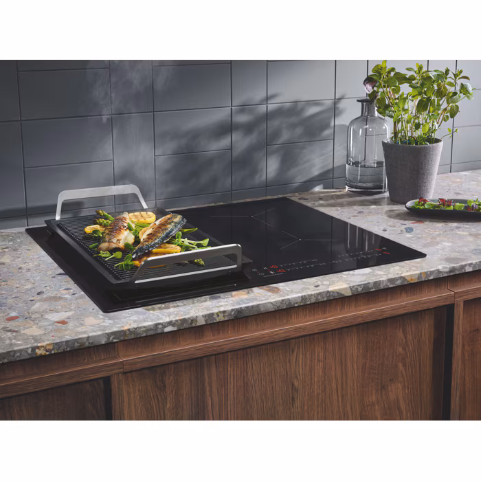 electrolux-KIV634I-indukciona-ploca-u-prostoru ELECTROLUX KIV634I indukciona ploča